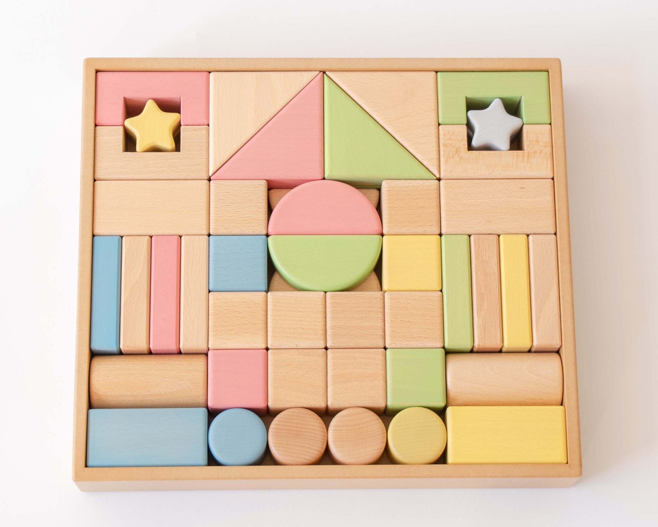 木目を生かした塗装の3歳以上向けいろいろ積み木 カラフル